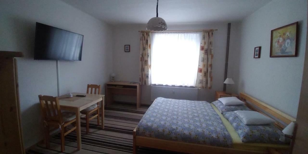 Apartman U Potoka Sadov ภายนอก รูปภาพ